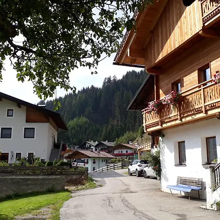 Brunnerhof * Strassen